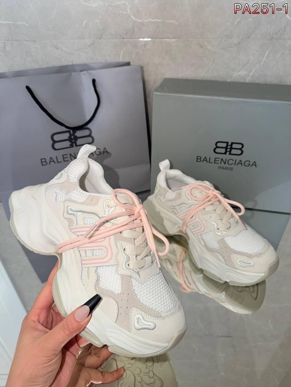 женские кроссовки balenciaga,кроссовки balenciaga,кроссовки balenciaga triple s clear sole,кроссовки баленсиага розовые,кроссовки balenciaga triple s