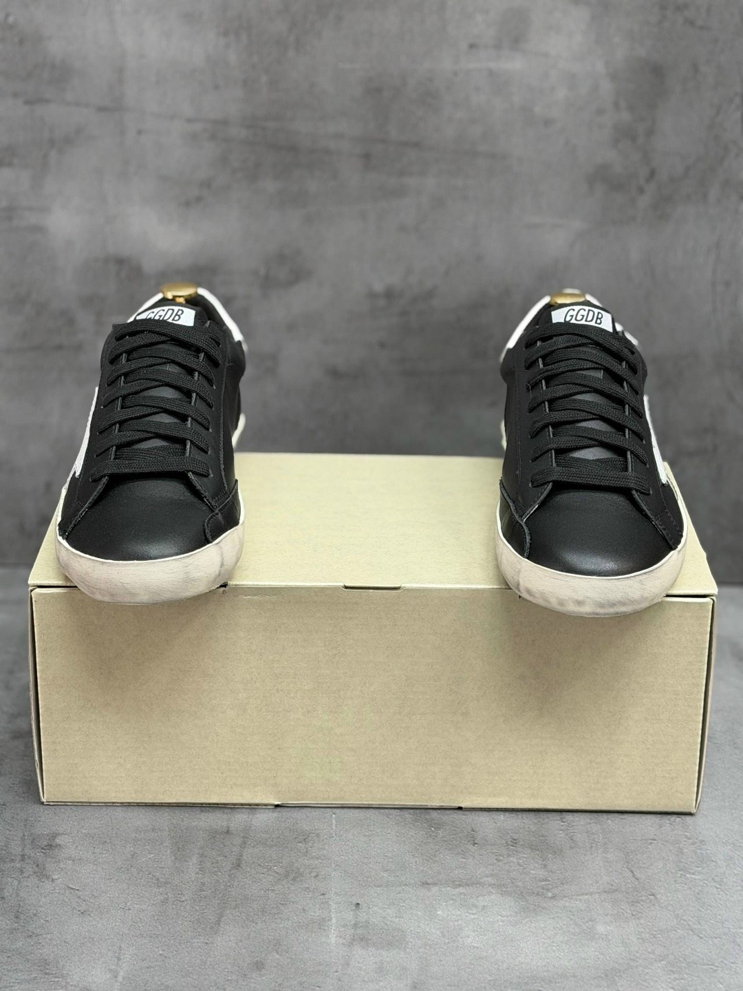 кроссовки golden goose,кроссовки golden goose superstar distressed black silver,кроссовки golden goose super-star со звездой черный,кроссовки golden goose superstar black white,кеды golden goose