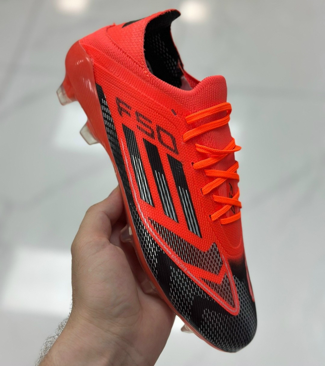 бутсы adidas,футбольная бутса,футбольные бутсы adidas,бутсы адидас,футбольные кроссовки