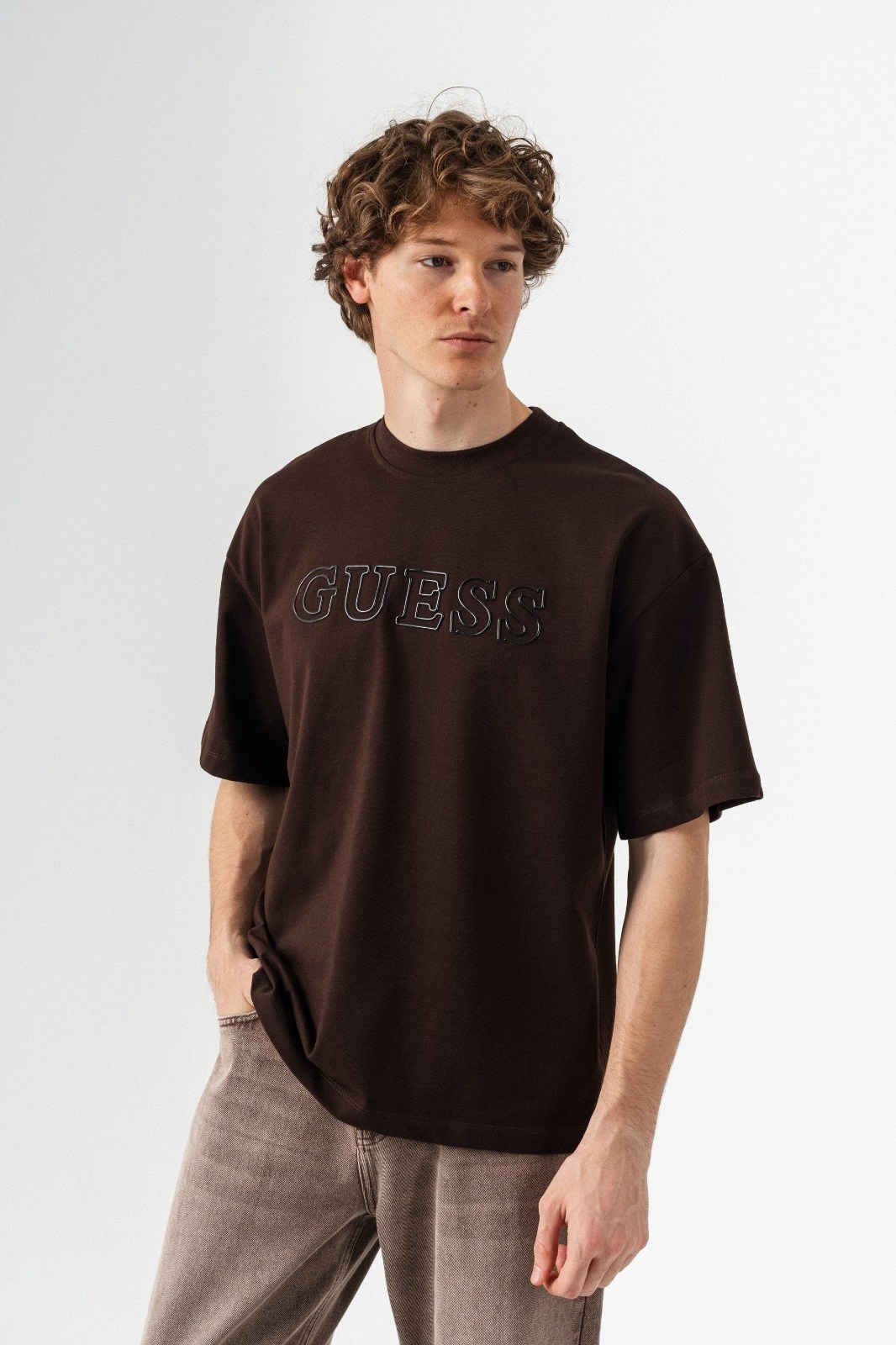 мужская футболка guess,футболка guess,футболка с коротким рукавом guess,мужская футболка,футболка хлопковая guess