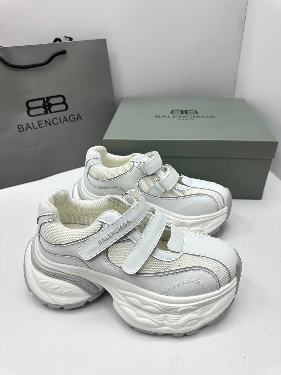 кроссовки balenciaga,кроссовки женские balenciaga,кроссовки,сандалии balenciaga,