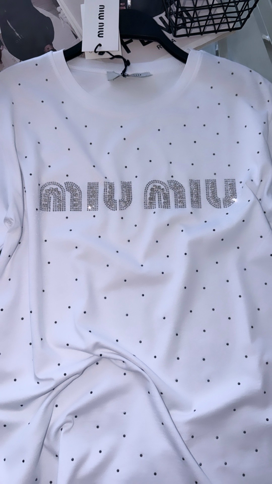 миу миу футболка,белая футболка стразы миу миу,футболка miu miu белая со стразами,футболка со стразами женская,футболка со стразами