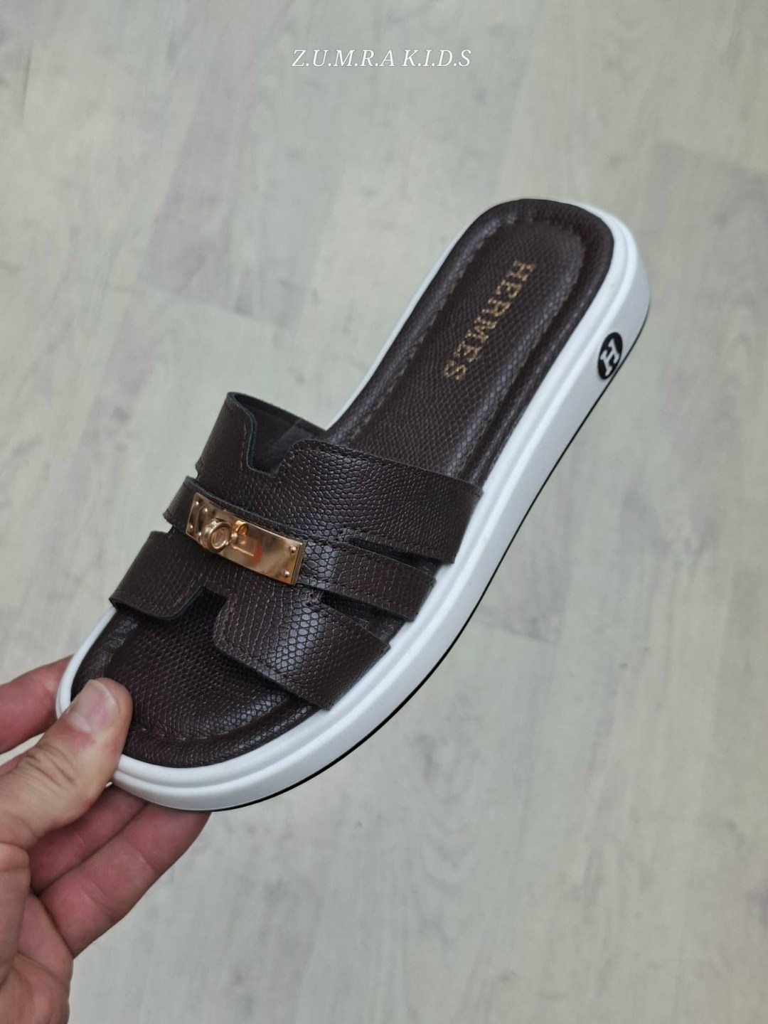 шлепки hermes женские,женские кожаные шлепки hermes oran коричневые,шлепки гермес женские,шлепки хермес оран,шлепанцы эрмес