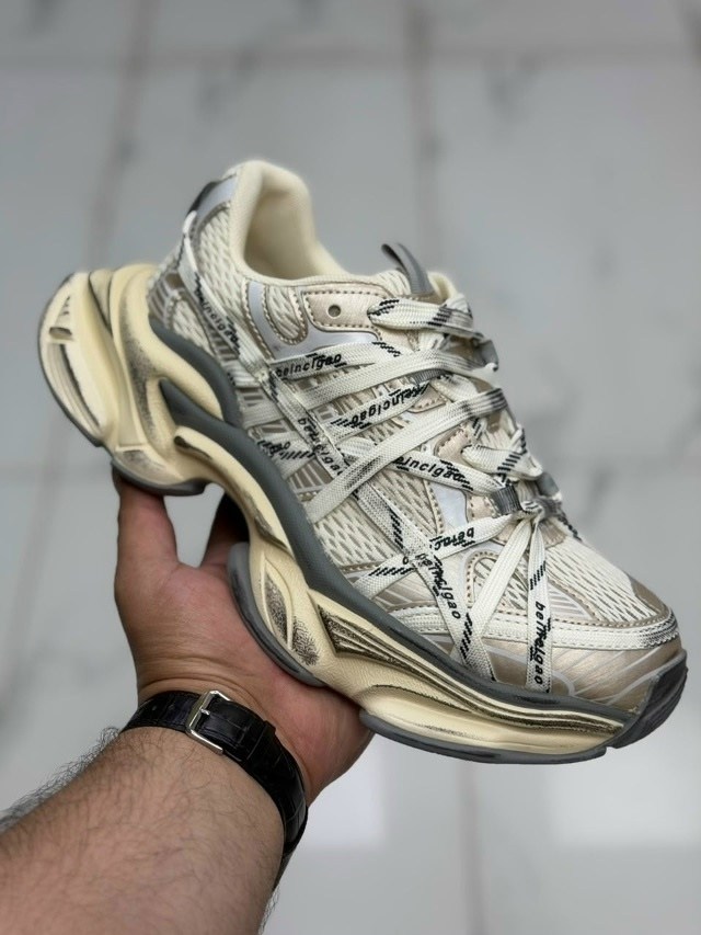 кроссовки balenciaga,balenciaga массивные женские кроссовки track 1.0,кроссовки balenciaga wmns track 2 trainer beige кремовый,balenciaga track.2 кроссовки,кроссовки balenciaga wmns runner sneaker кре