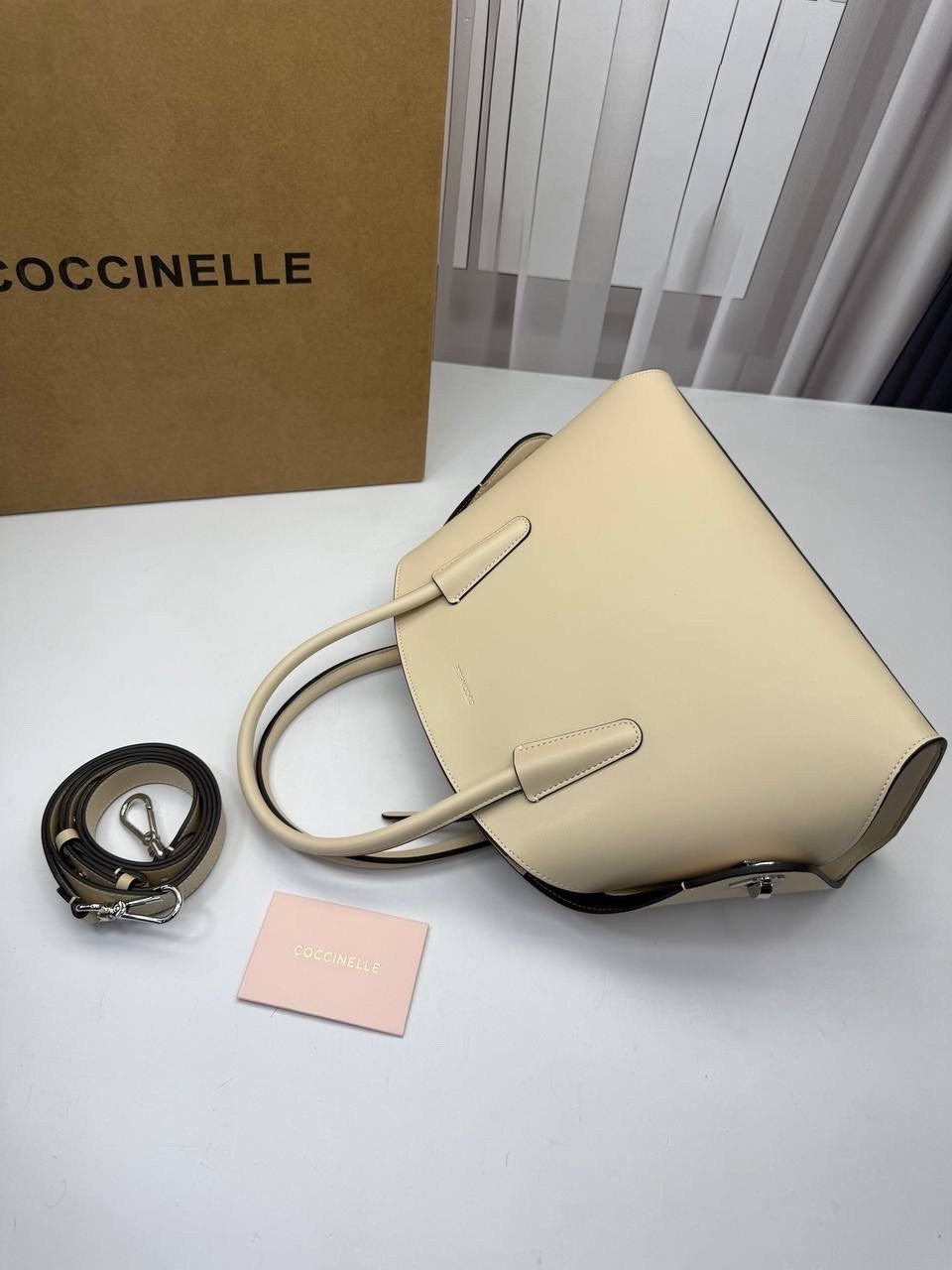 сумки coccinelle,сумка,сумки женская,кожаная сумка coccinelle,классическая сумка