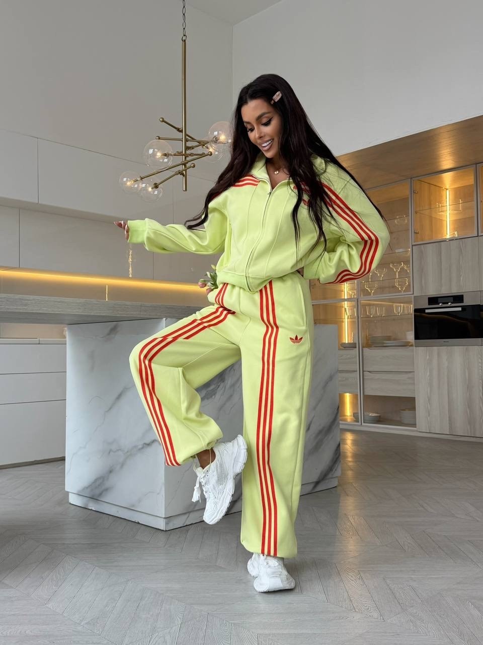 спортивный костюм женский adidas,женский спортивный костюм,костюм спортивный,женский костюм,спортивный костюм для женщин