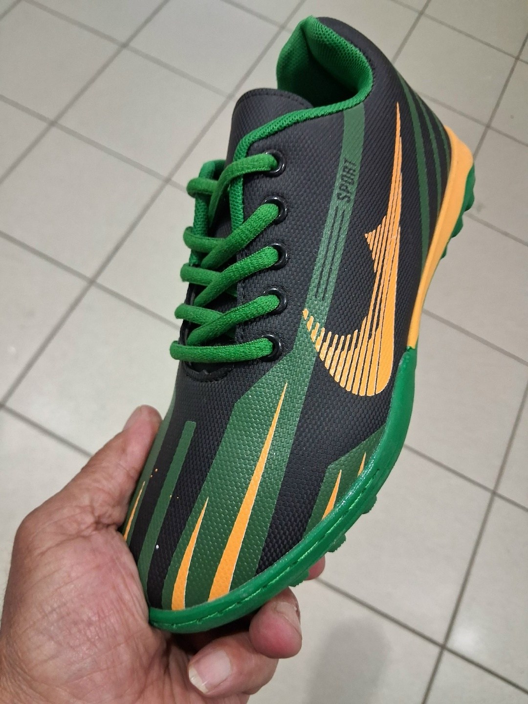 футбольные сороконожки,сороконожка для футбола,nike сороконожки,футбольная ,бутсы сороконожки