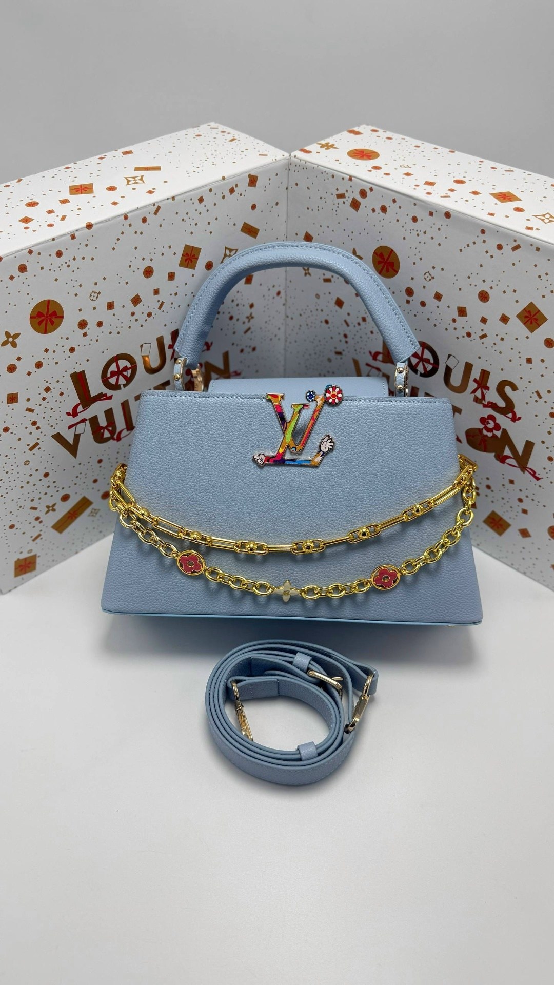 женская сумка louis vuitton,louis vuitton capucines,louis vuitton сумки,сумка луи виттон capucines,сумки луи виттон