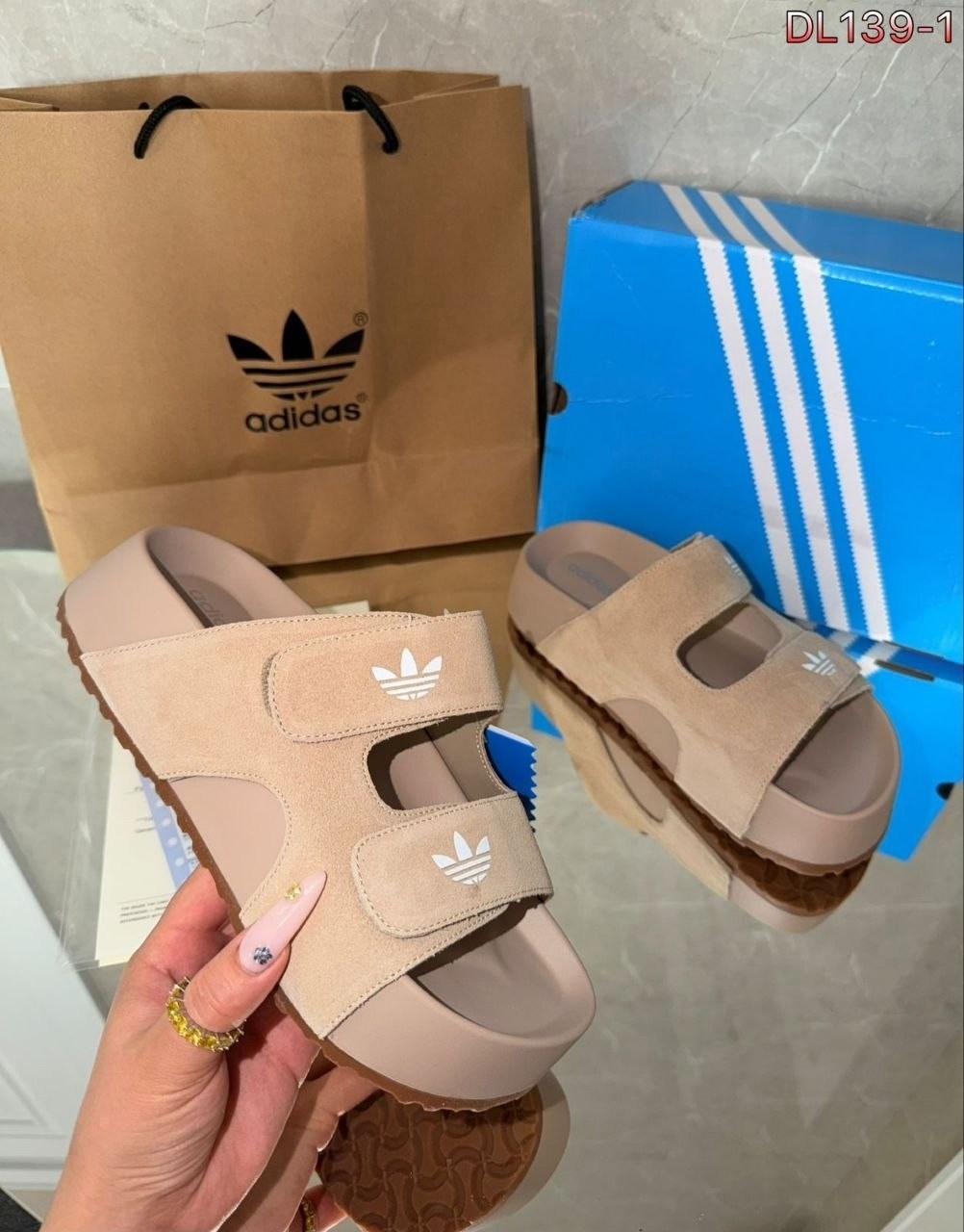 женские шлепанцы adidas,сандалии adidas,шлепанцы женские adidas adilette,сандалии adidas adilette sandal,шлепанцы adidas