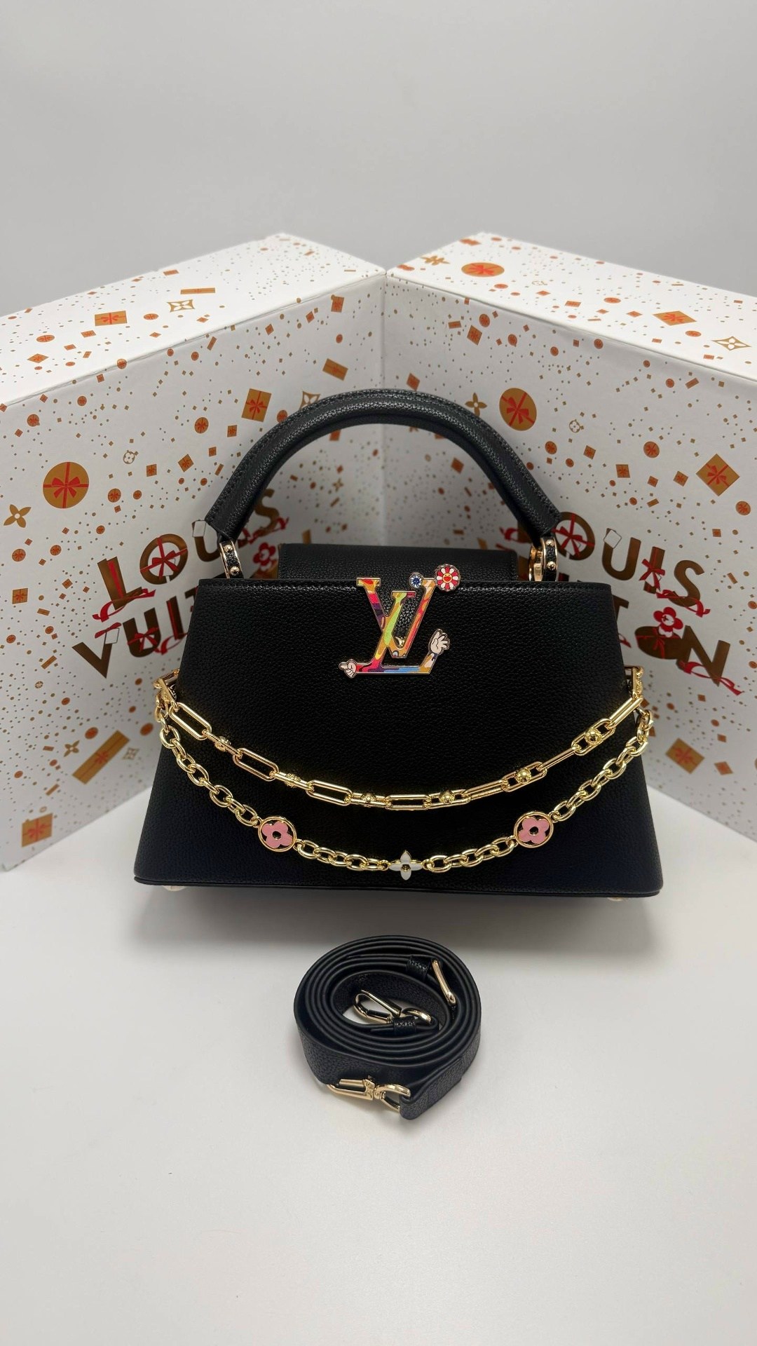 женская сумка louis vuitton,louis vuitton capucines,louis vuitton сумки,сумка луи виттон capucines,сумки луи виттон