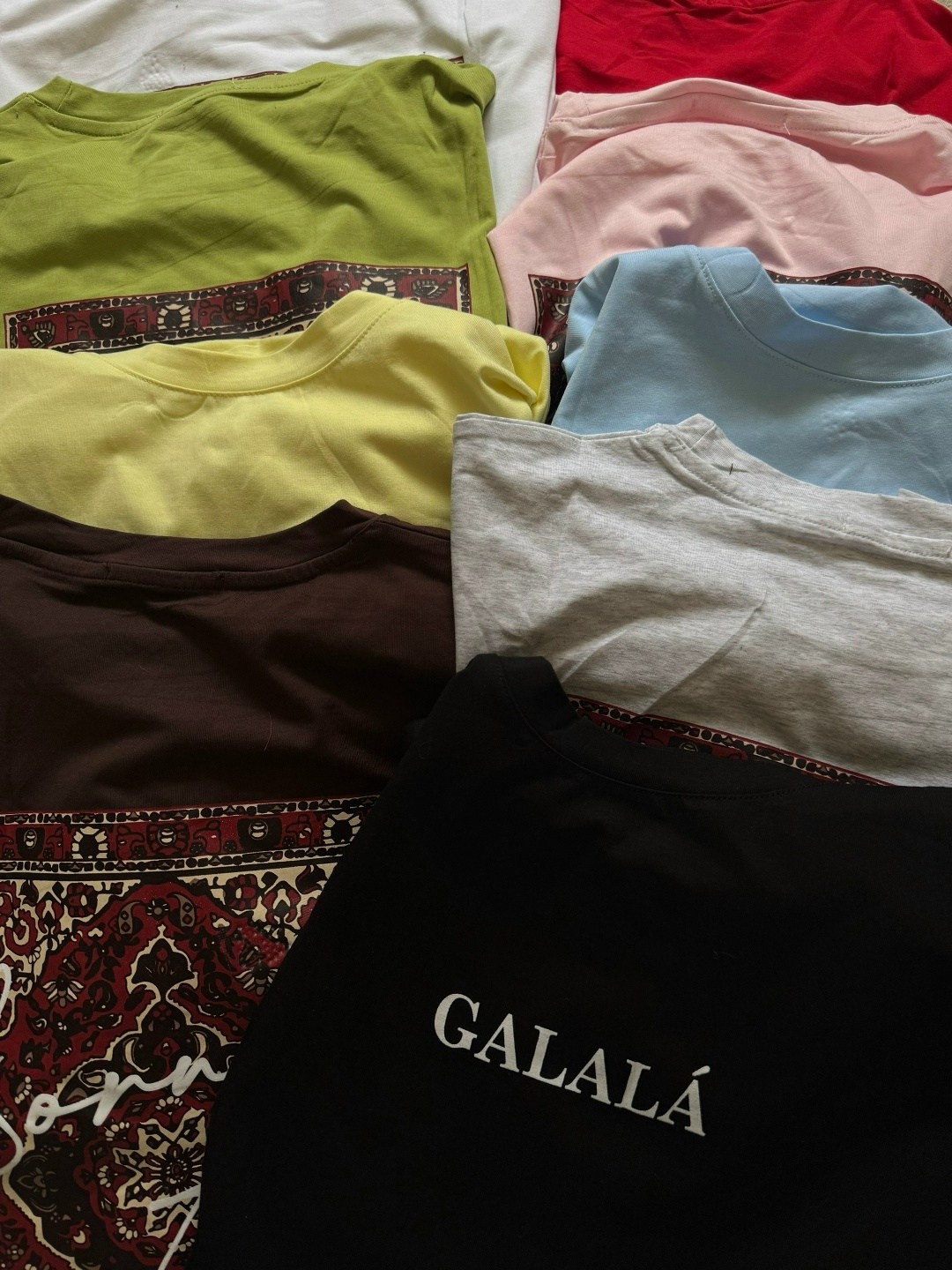 лонгслив из хлопка оверсайз с принтом galala,лонгслив оверсайз с принтом,лонгслив женская оверсайз,лонгслив оверсайз,лонгслив базовый белый с принтом ковер на спине