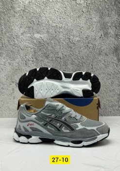 Кроссовки