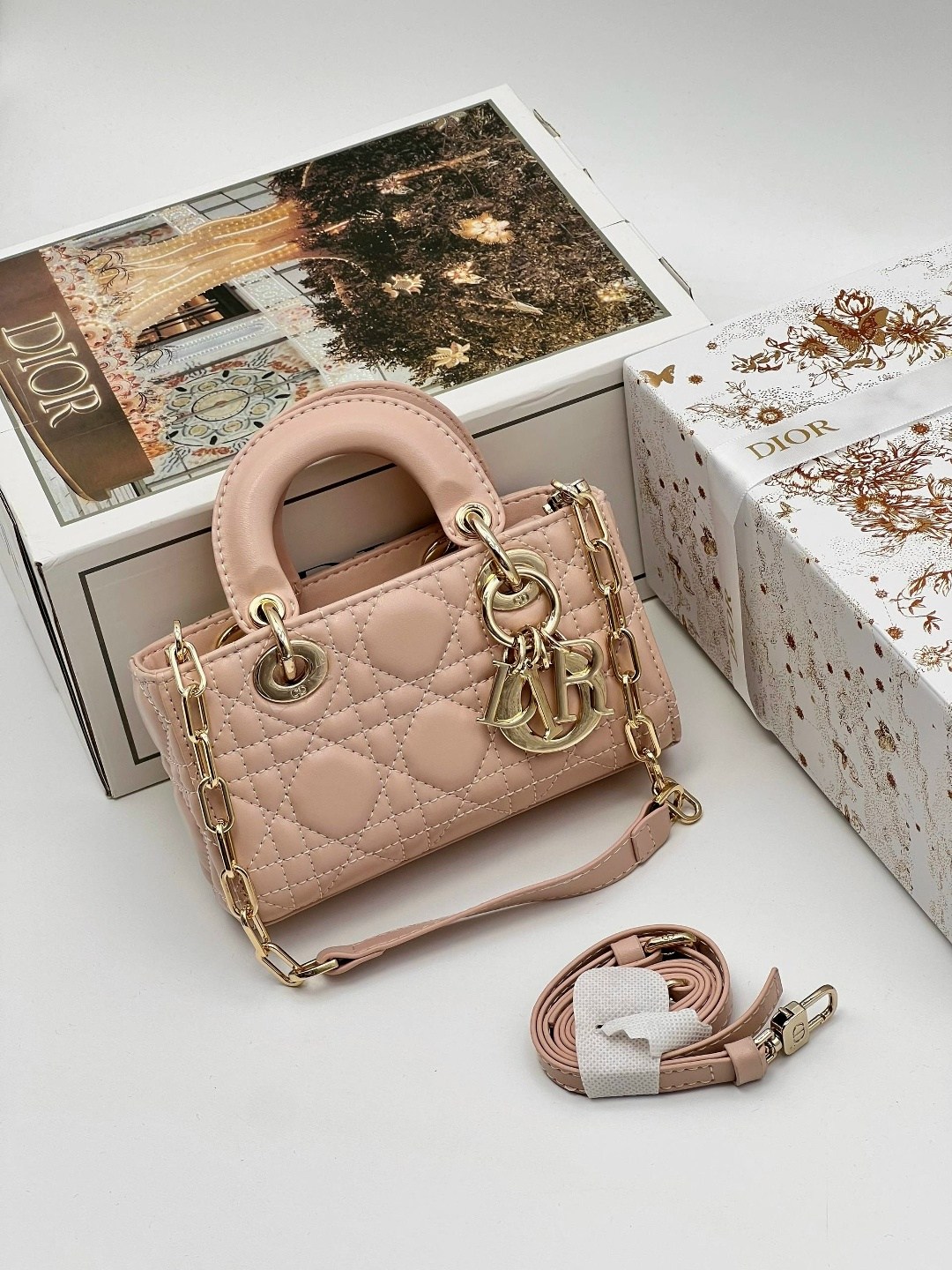 женская сумка dior,dior сумка,сумка lady dior my abcdior,сумка christian dior,сумки диор