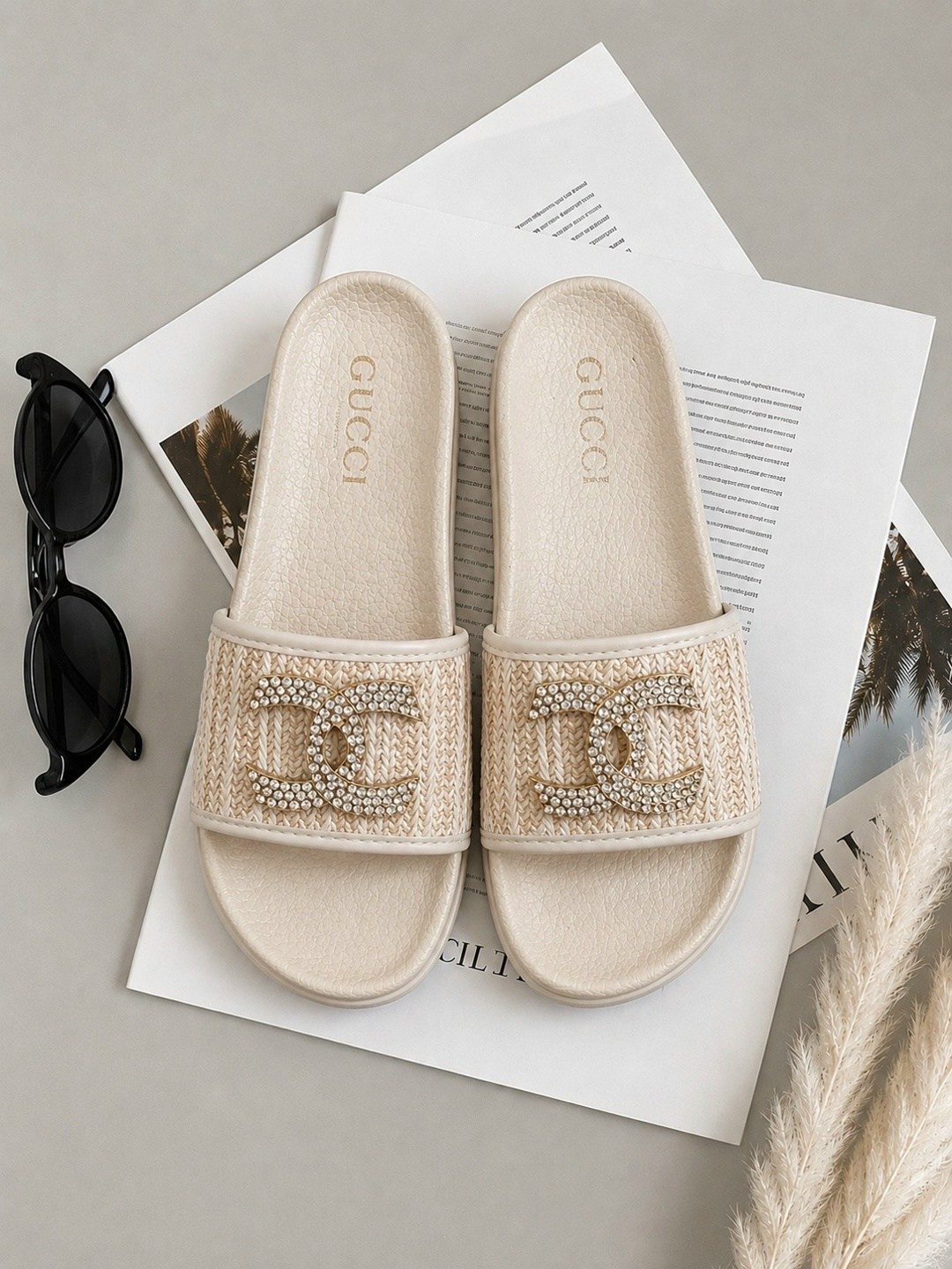,шлепанцы женские,тапочки женские chanel,тапочки модные,босоножки летние