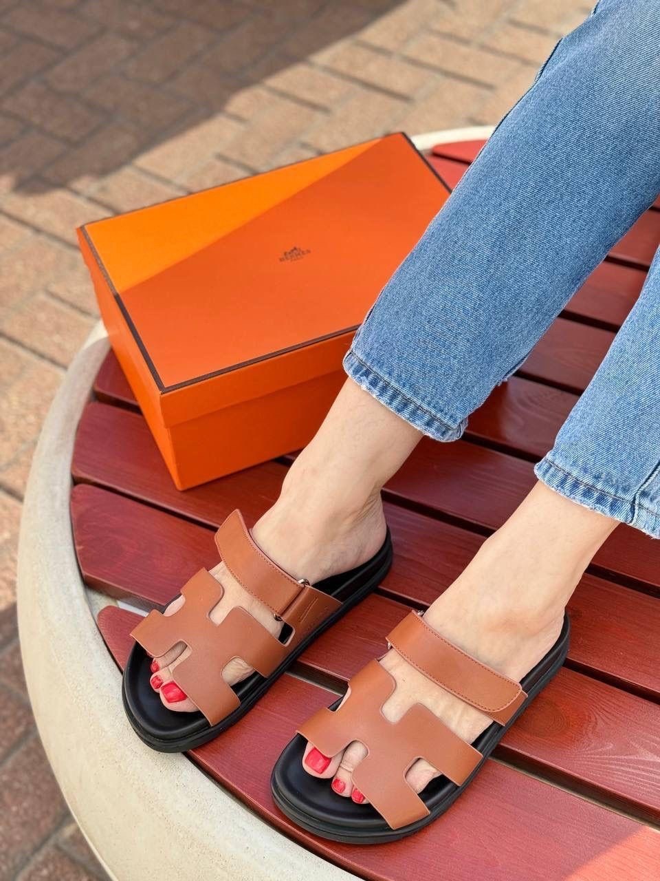 женские шлепанцы,шлёпанцы hermes,сандалии hermes,кожаные сандалии,шлепанцы hermes оранжевые