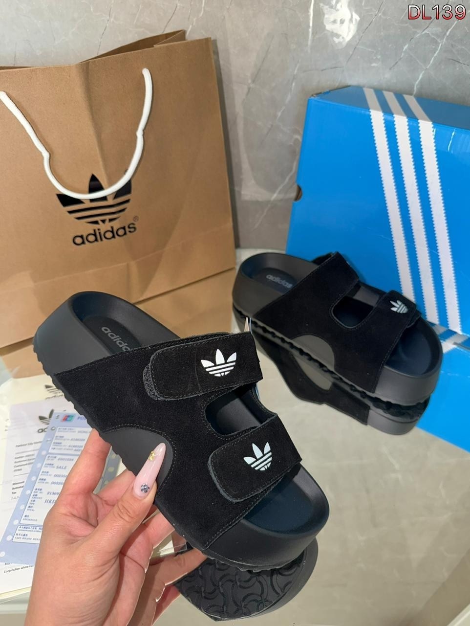 женские шлепанцы adidas,сандалии adidas,шлепанцы женские adidas adilette,сандалии adidas adilette sandal,шлепанцы adidas