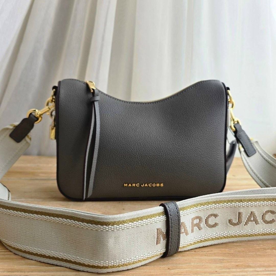сумка marc jacobs 25-16 см натуральная замша,сумка marc jacobs из замши,marc jacobs сумка женская,сумка-хобо через плечо marc jacobs,сумка marc jacobs