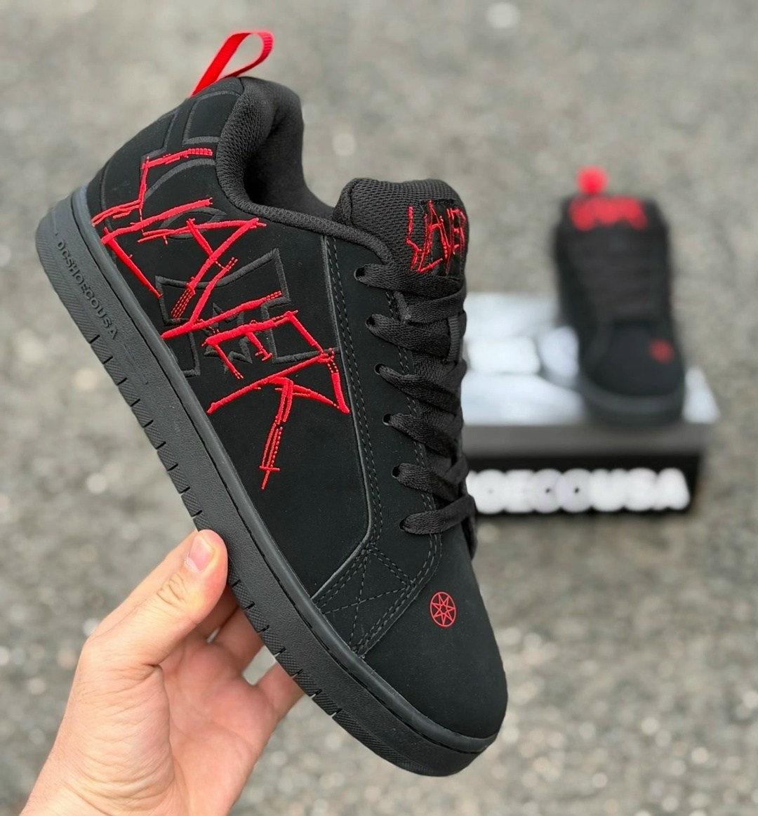 dc x slayer ct graffik shoes black black red,кроссовки slayer,кроссовки slayer court graffik dc shoes,кроссовки dc shoes court graffik,dc x slayer court graffik skate shoes black black red