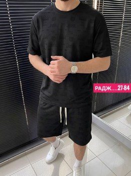 Костюм