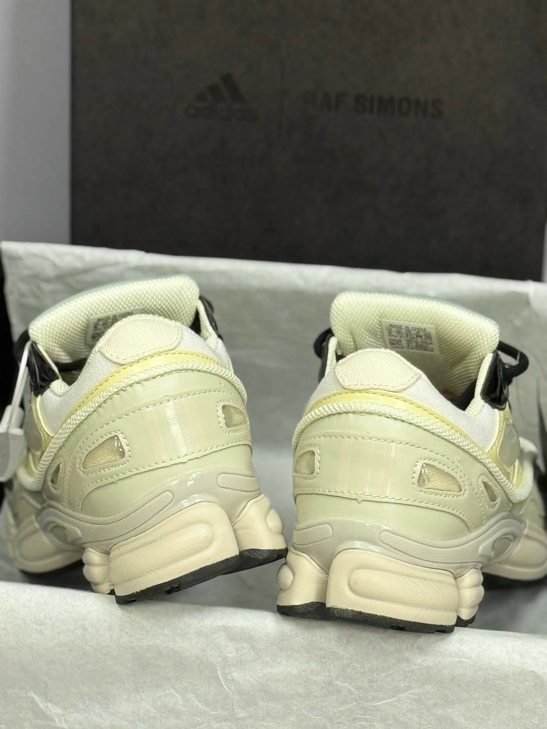adidas raf simons ozweego 3 cream white,adidas raf simons ozweego 3,кроссовки adidas raf simons ozweego 3,adidas raf simons ozweego 3 white,adidas raf simons ozweego
