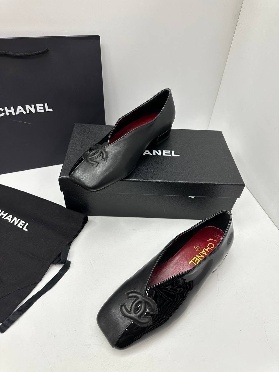лоферы chanel,chanel туфли,,лоферы из лакированной кожи,лоферы шанель