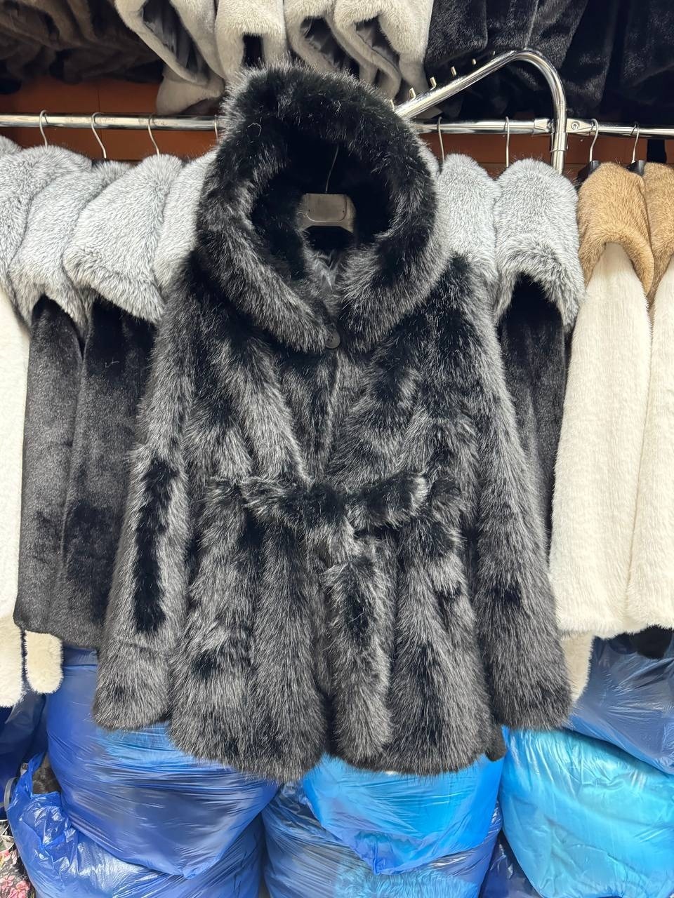 шуба,шуба с капюшоном,женская шуба,шубка,женское короткое пальто из кроличьего меха