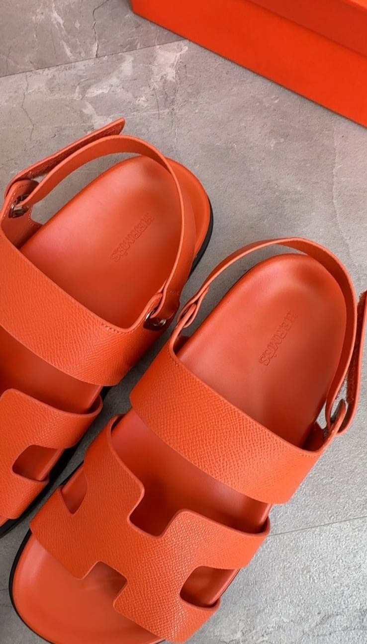 шлепанцы hermes оранжевые,hermes босоножки,hermes шлепанцы,сандалии hermes,шлепки hermes женские