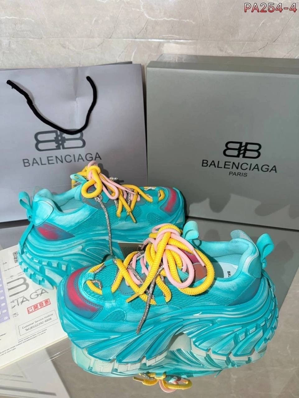 кроссовки balenciaga,кроссовки женские balenciaga,кроссовки balenciaga triple s,кроссовки balenciaga triple s clear sole,женские кроссовки