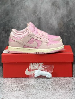 Кроссовки