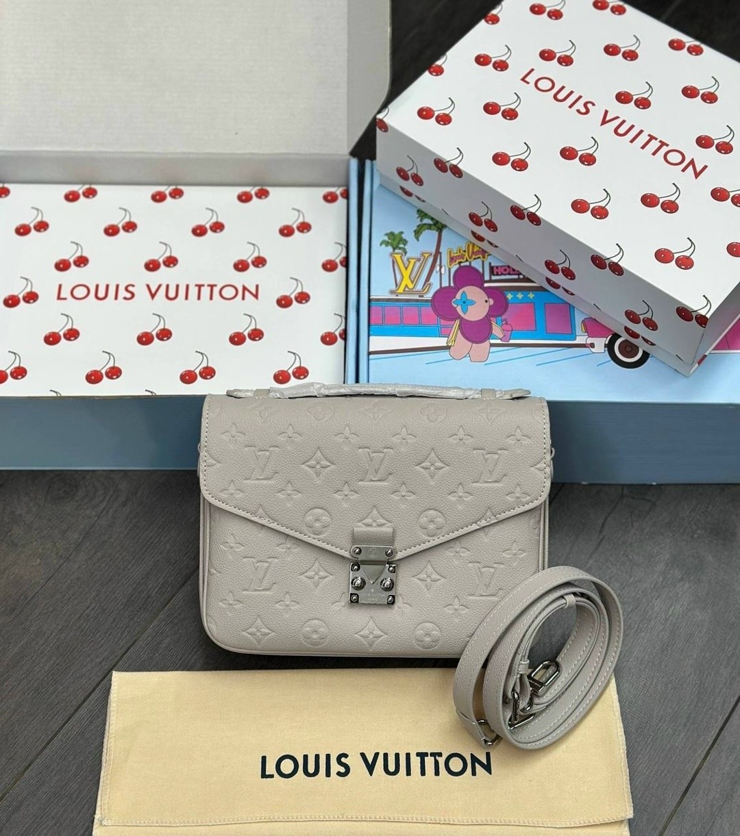 сумка louis vuitton pochette metis,сумка женская louis vuitton,сумка louis vuitton,фирменная женская сумка louis vuitton pochette metis,сумка louis vuitton pochette metis east west