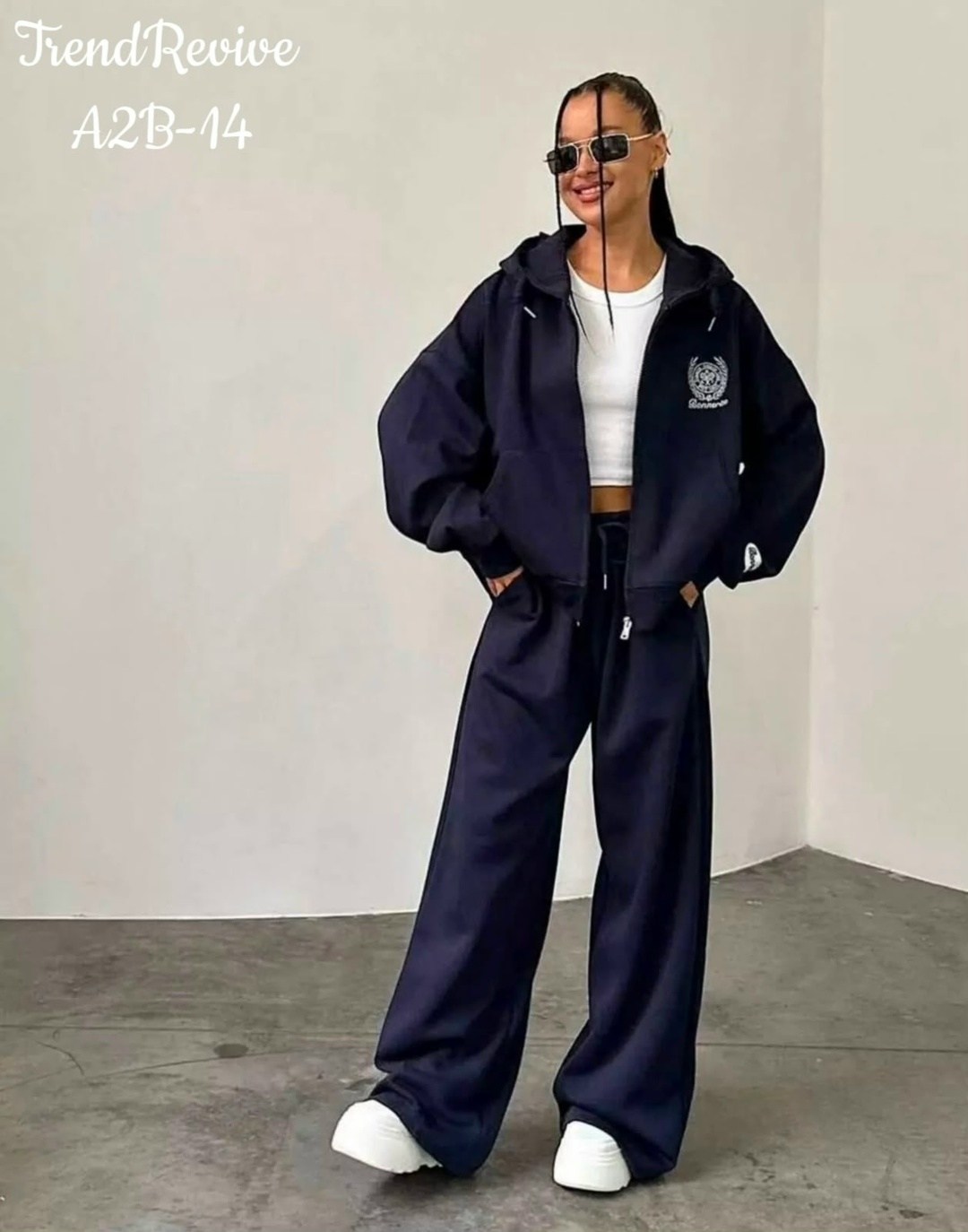 спортивный костюм оранжевый celine,оранжевые спортивные костюмы,оранжевый костюм женский,костюм женский,женский спортивный костюм
