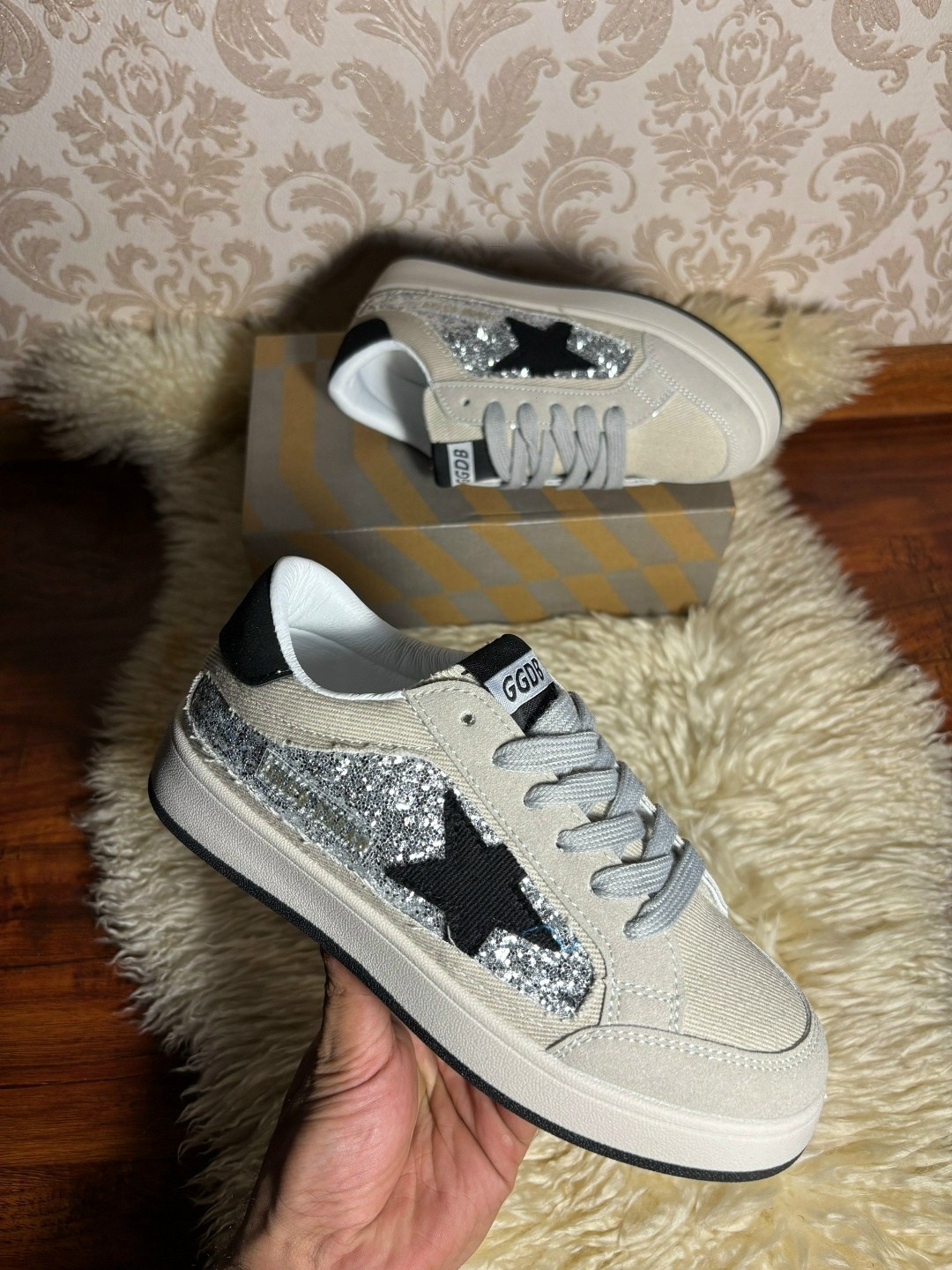 кроссовки golden goose с пайетками на платформе,кеды golden goose,,кроссовки golden goose,женские кроссовки
