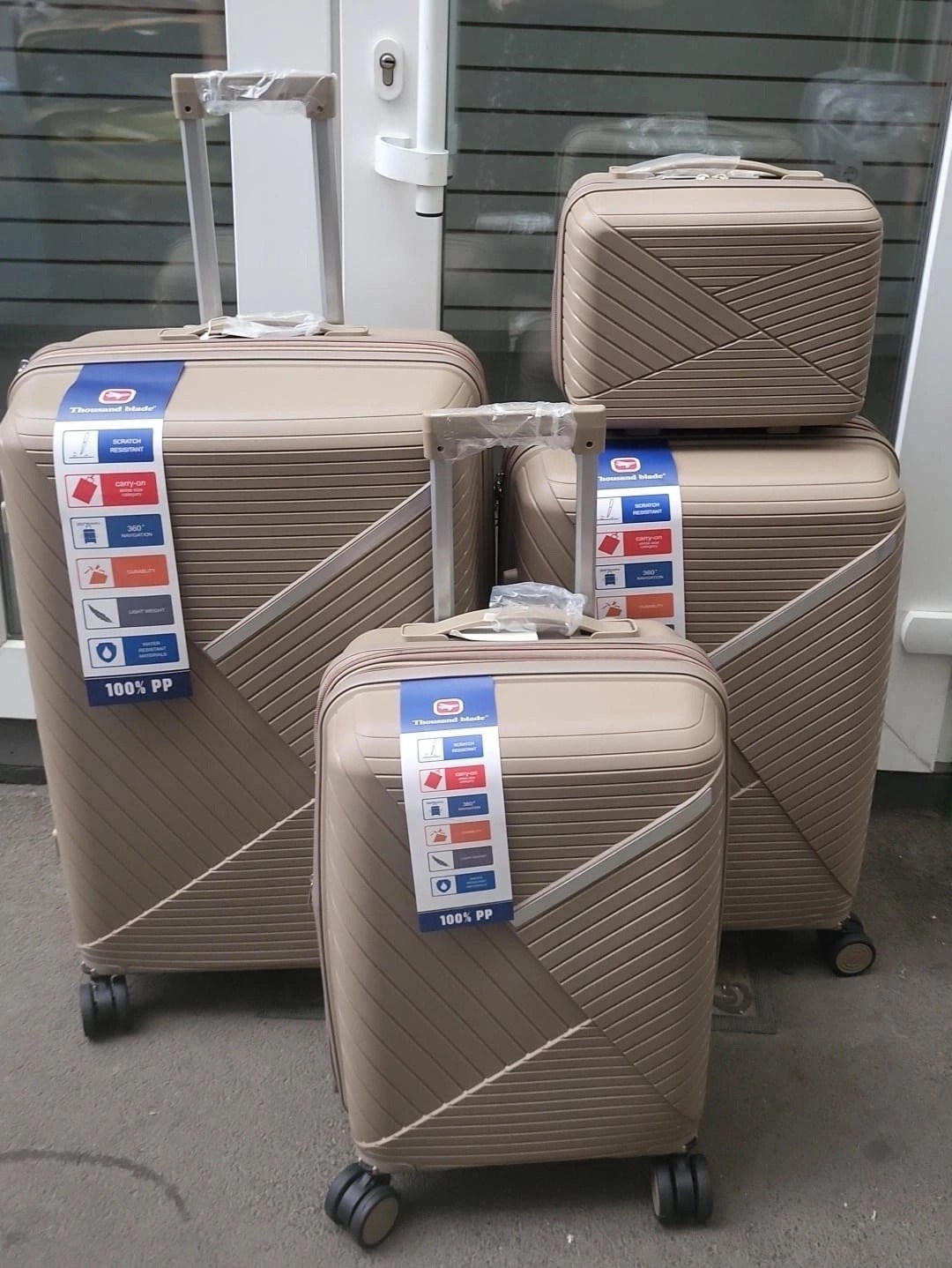 чемодан,желтый чемодан,чемодан женский,чемодан средний,чемодан american tourister soundbox golden yellow - 67 cm