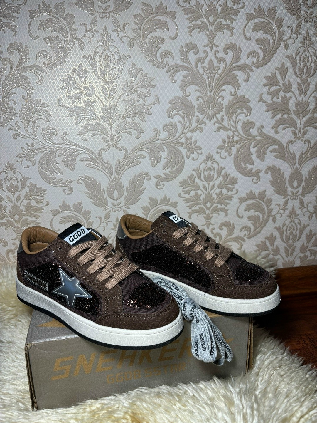 кроссовки golden goose с пайетками на платформе,кеды golden goose,,кроссовки golden goose,женские кроссовки