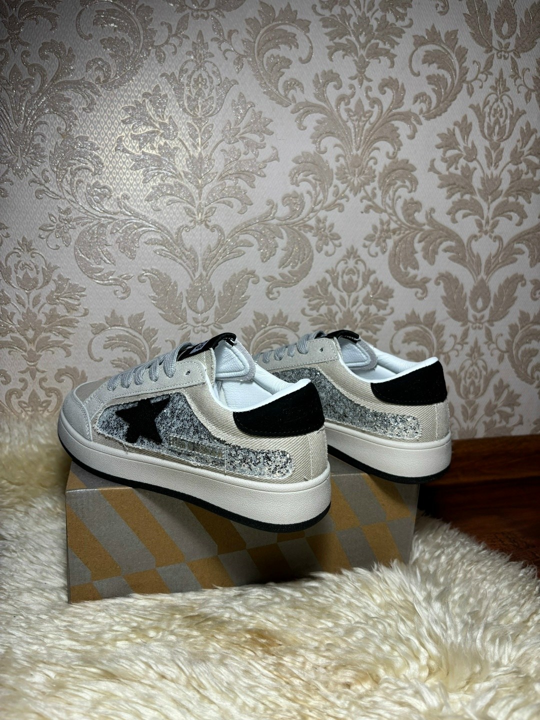 кроссовки golden goose с пайетками на платформе,кеды golden goose,,кроссовки golden goose,женские кроссовки