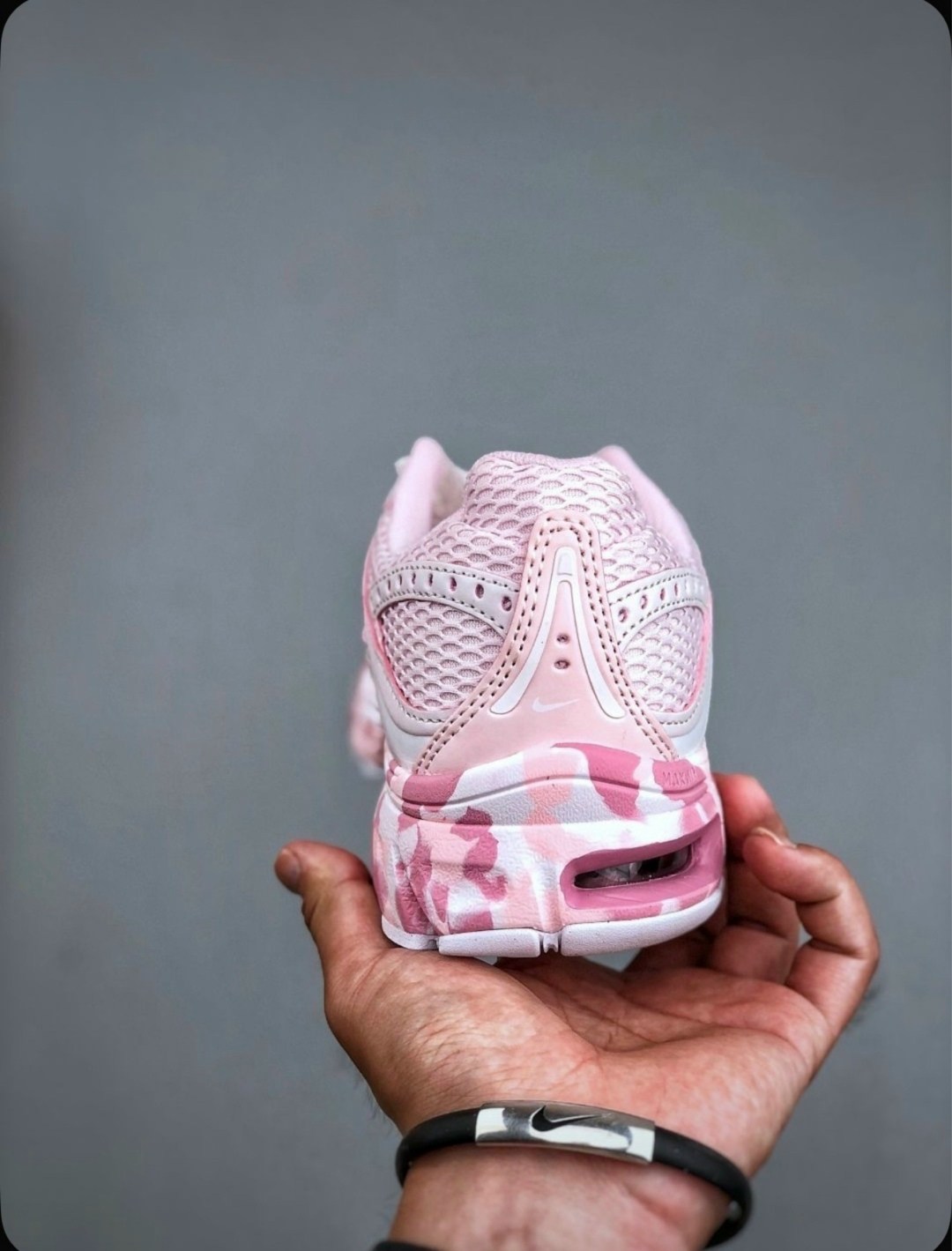 кроссовки,кроссовки мужские женские,nike air max plus tn pink white,российские кроссовки,розовые кроссовки