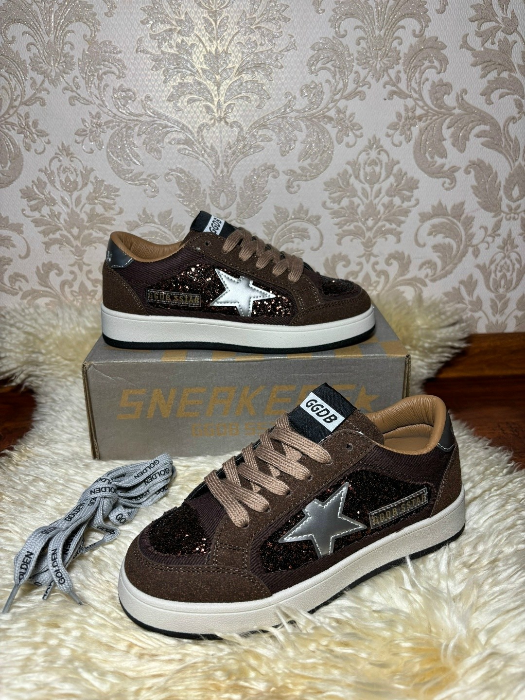 кроссовки golden goose с пайетками на платформе,кеды golden goose,,кроссовки golden goose,женские кроссовки