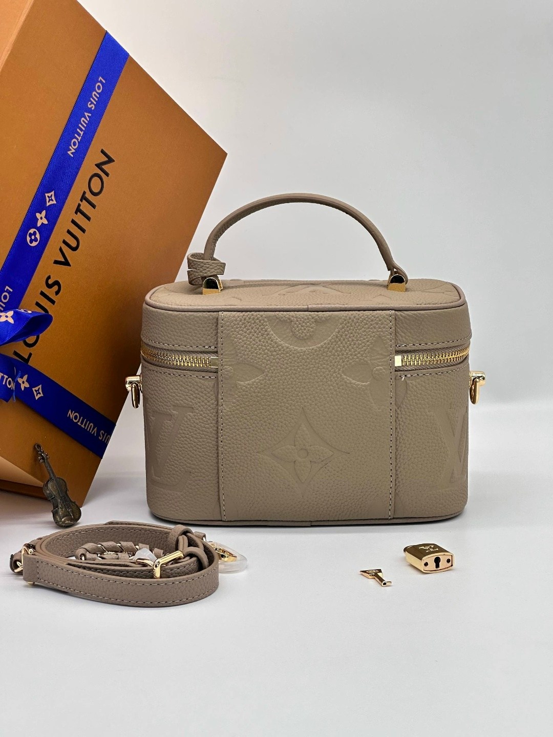 сумка луи виттон vanity,louis vuitton женская сумка,сумка на плечо louis vuitton,сумочка луи виттон,сумки луи виттон