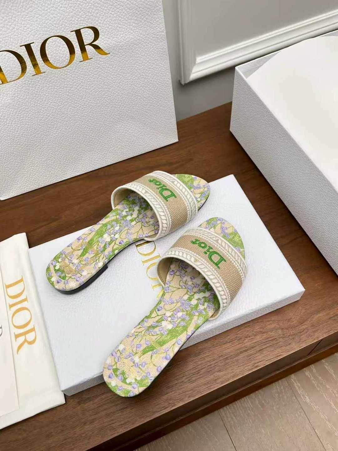 christian dior шлепанцы коллекция 2026,шлепки диор женские,dior dway шлепанцы,шлепанцы christian dior,шлепки диор