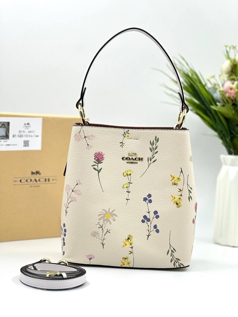 coach сумка женская,coach сумка,сумка тоут coach,сумка coach цветы,сумка coach шоппер