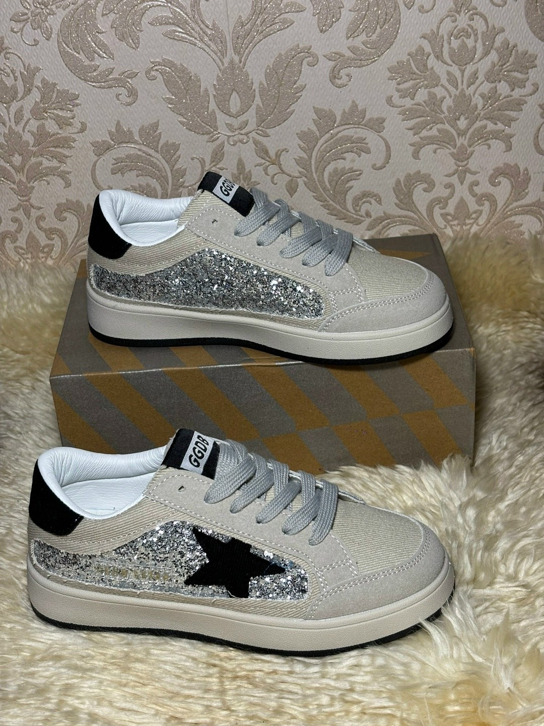 кроссовки golden goose с пайетками на платформе,кеды golden goose,,кроссовки golden goose,женские кроссовки