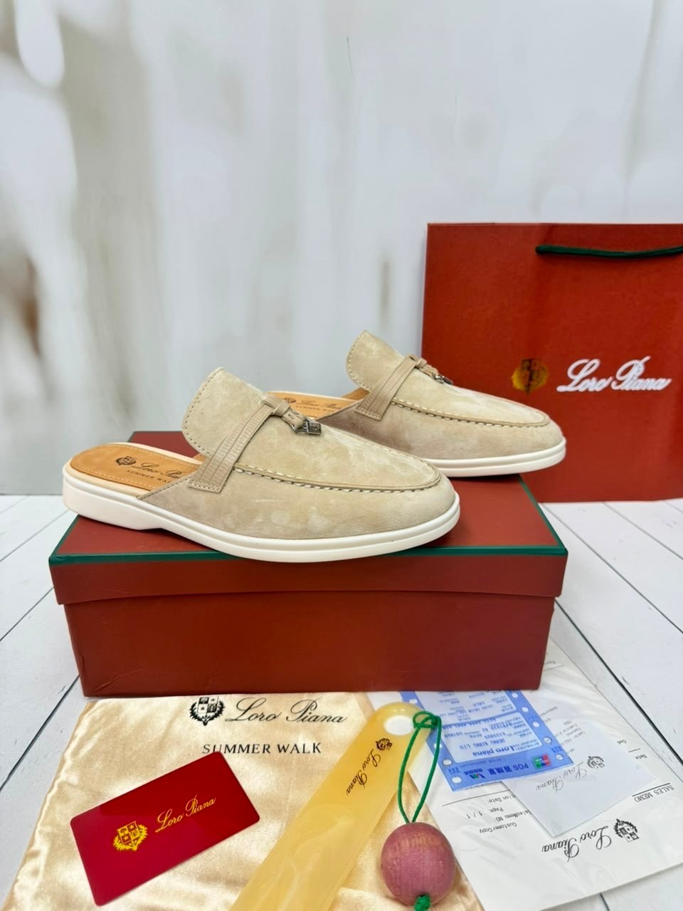 женские замшевые мюли loro piana бежевые,,лоферы женские loro piana,мюли loro piana,лоферы loro piana