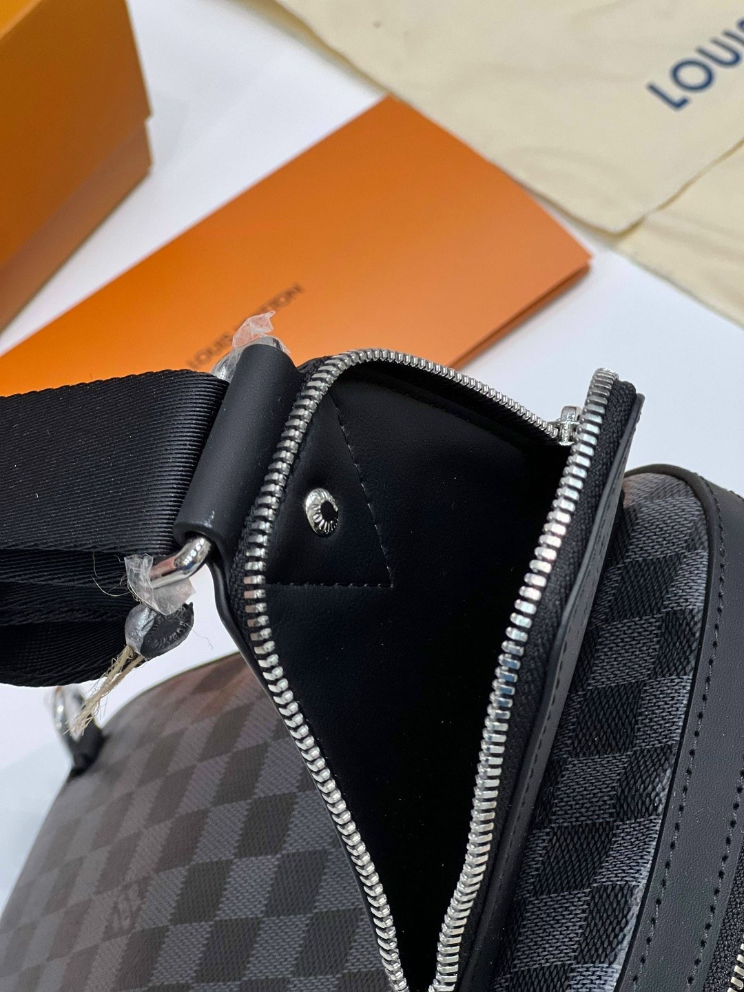 сумка мужская louis vuitton,сумка через плечо louis vuitton,сумка louis vuitton avenue sling,сумка louis vuitton,louis vuitton avenue sling bag