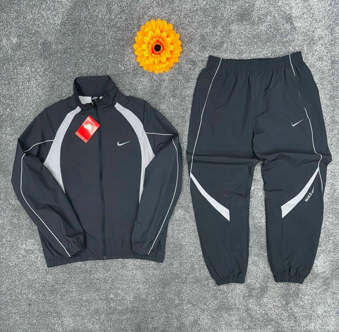 спортивный костюм nike,спортивный костюм мужской nike,спортивный костюм плащевка nike,мужской спортивный костюм,спортивный костюм для мужчин