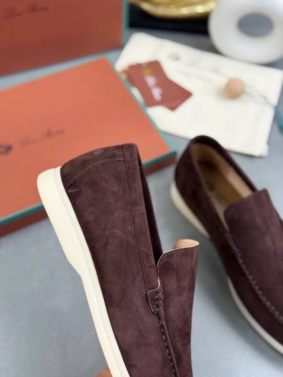 лоферы мужские loro piana,лоферы loro piana summer walk замшевые коричневые,мокасины loro piana summer walk коричневые,лоферы из натуральной замши loro piana,