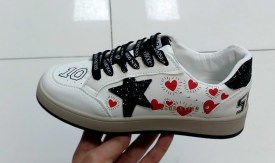 Кроссовки