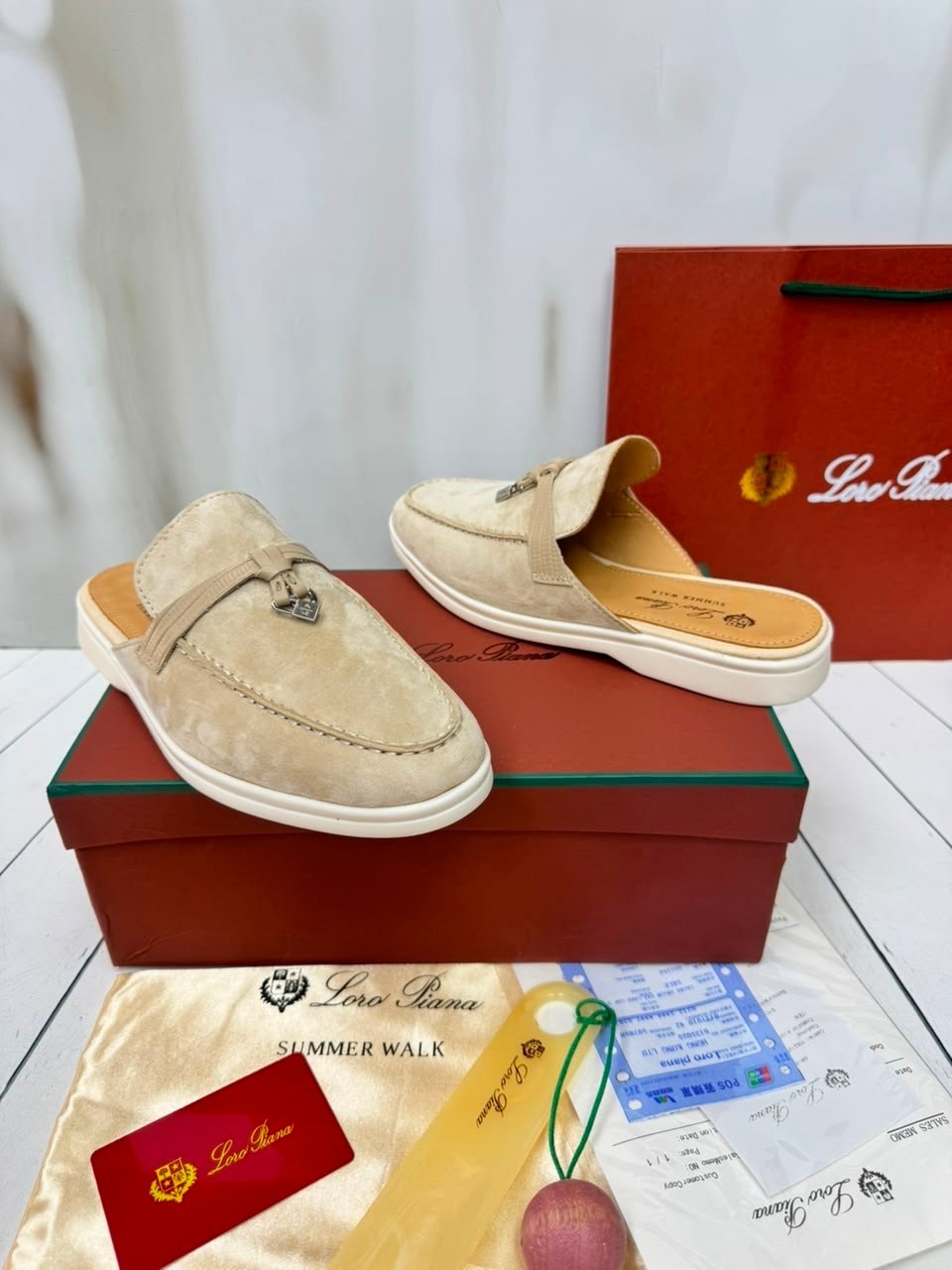женские замшевые мюли loro piana бежевые,,лоферы женские loro piana,мюли loro piana,лоферы loro piana