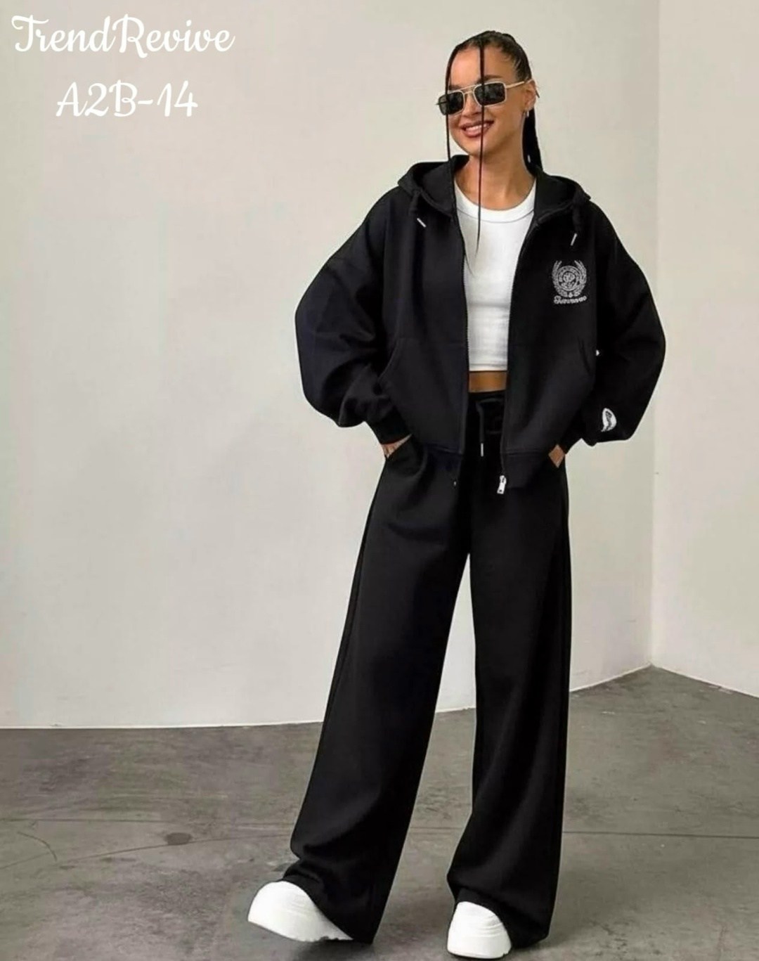 спортивный костюм оранжевый celine,оранжевые спортивные костюмы,оранжевый костюм женский,костюм женский,женский спортивный костюм
