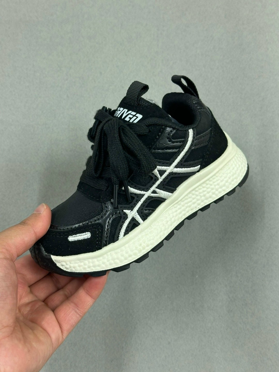 кроссовки,кроссовки asics,кроссовки закрытые,спортивная ,кроссовки мальчику