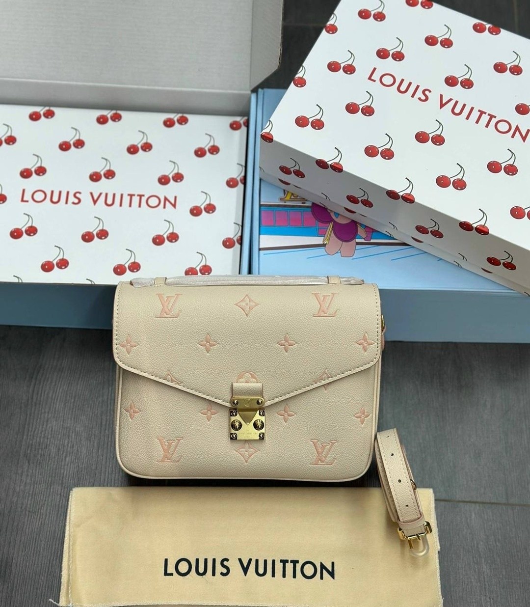 сумка louis vuitton pochette metis,сумка женская louis vuitton,сумка louis vuitton,фирменная женская сумка louis vuitton pochette metis,сумка louis vuitton pochette metis east west